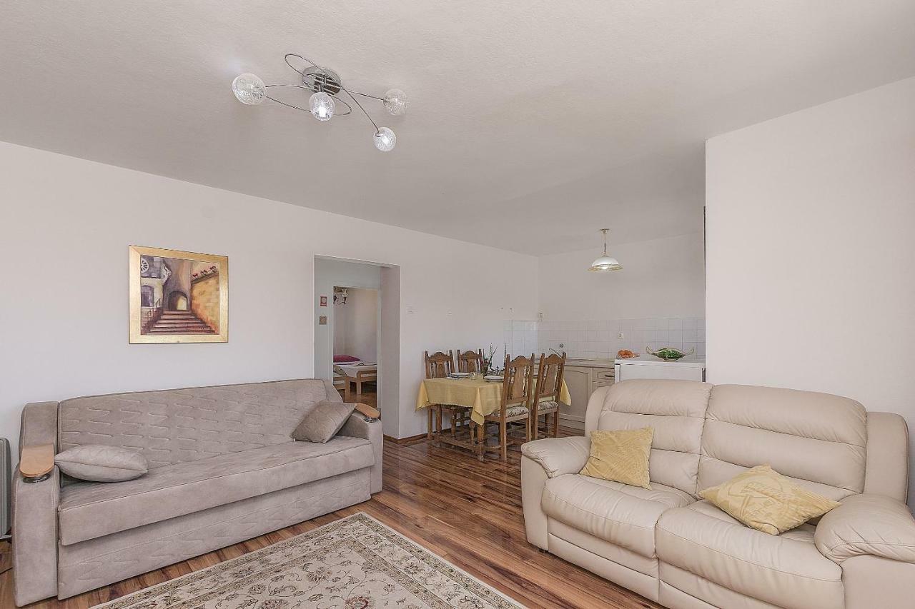Apartment Nansy Omiš Dış mekan fotoğraf