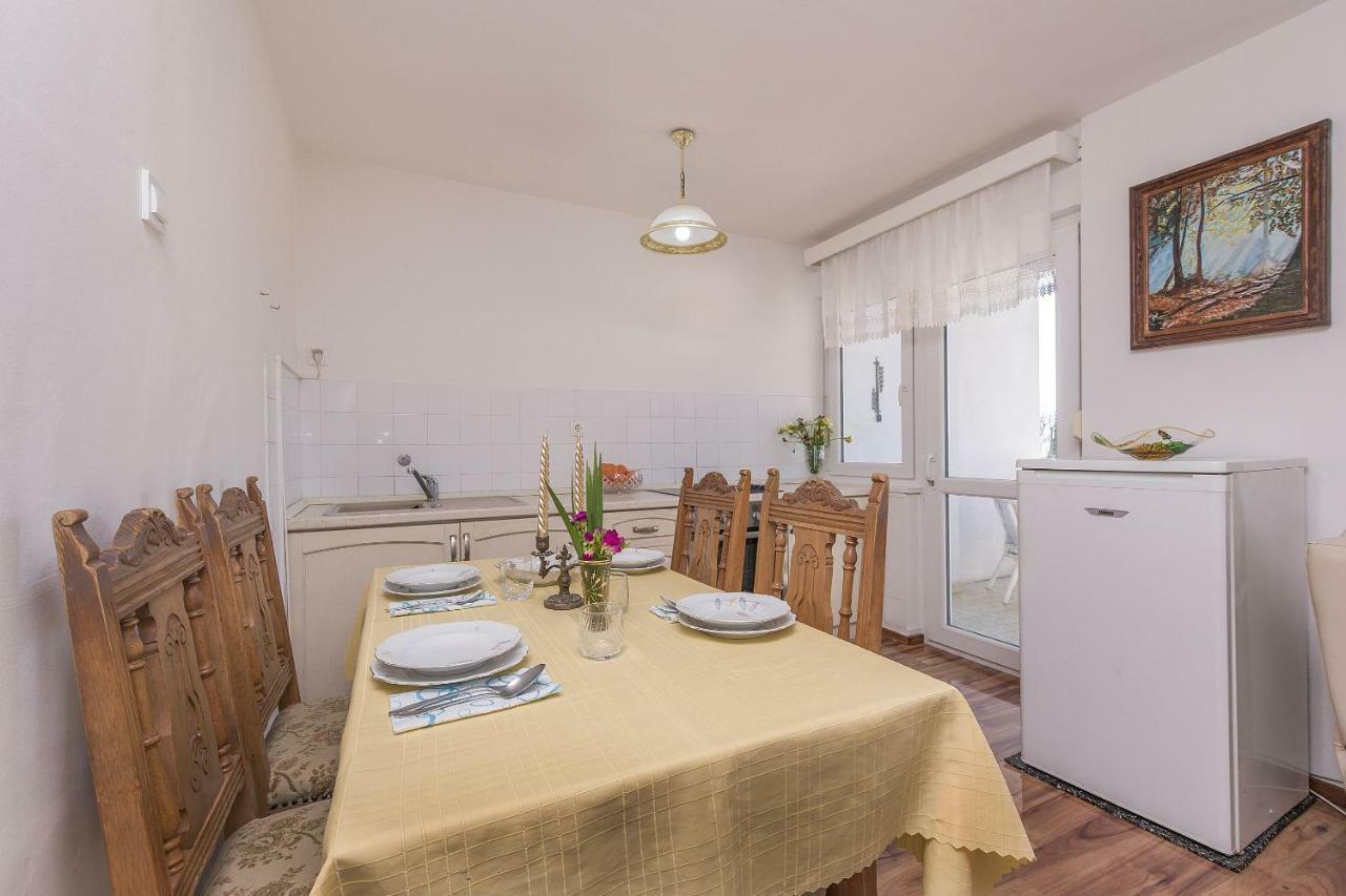Apartment Nansy Omiš Dış mekan fotoğraf