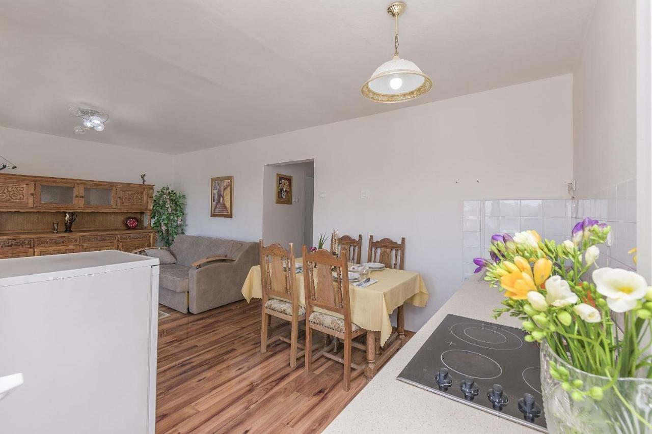 Apartment Nansy Omiš Oda fotoğraf